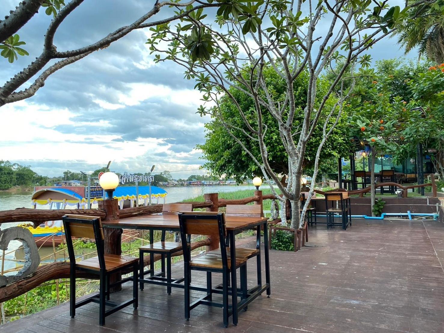 Chaophayathara Riverside Hotel Chai Nat Exterior foto