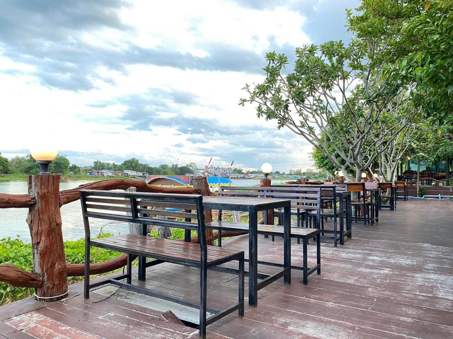 Chaophayathara Riverside Hotel Chai Nat Exterior foto